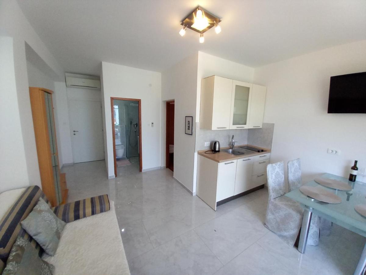 Apartments Irena Baška Eksteriør bilde